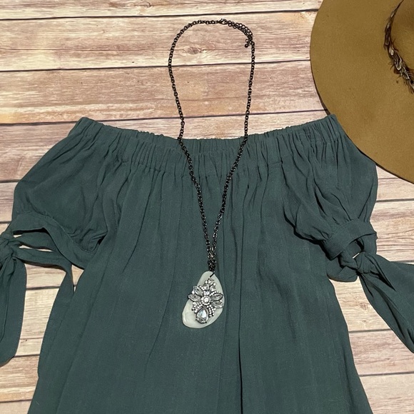 *FREE w purchase eligible* Long Pendant Necklaces $12 ea. - Picture 13 of 16